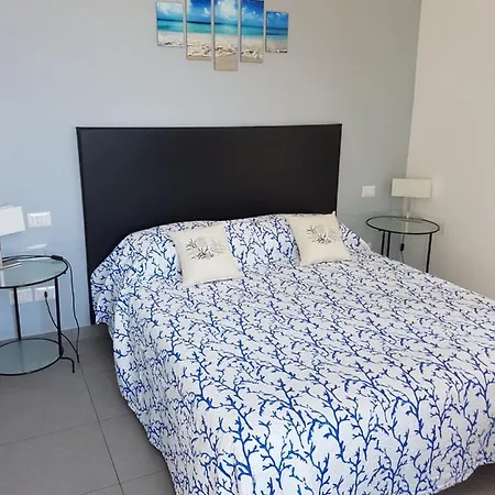 Libeccio House & Zefiro House Apartment *